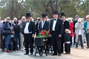 Moonta-Grave-Dressing-18