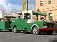 KL17-Parade-086